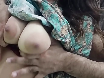 Desi Bhabhi Ki Throughout the world Chudai: Nasir and Sobia Nasir succeed in hot and heavy with each other