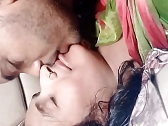 Tannubhabhi1 gets her Indian vulva screwed while Alon's at home