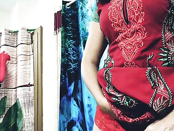 Sizzling Indian wifey takes a xxx plowing on web webcam in a homemade vid