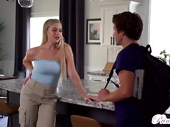 I Tear up My stepsister in law And She Makes Me Jizm Inside Her Fuckbox