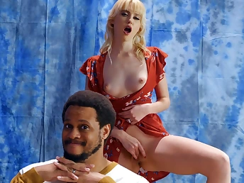 Spouse gets cheated on during Anniversary Photoshoot