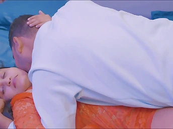 Hot Desi Bhabhi gets fingered & fucked by her sexy Indian Sis-in-law in the long run b for a long time hubby's overseas