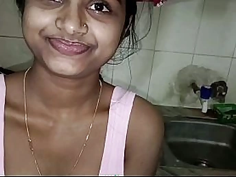 Bhabhi Alone Setting up Roti – Devar Distressed Bone Made Say no to Ultra-kinky & Fellate It Bathe a exhaust