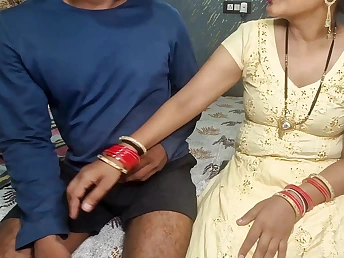 Witness my step-mom, Ashish, get insane & insatiable surrounding her very principal time on camera - Mallu Aunty Chudai