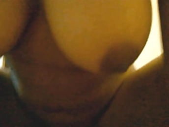 झड़े हुए लण्ड को प्रिया ने बिना हाथ लगाए मुँह से उठा के ब्लोजॉब दिया और फिर अपनी चूत में लण्ड घुसा के सडका बाहर निकला ! चोदते हुए प्रिया की बड़ी बड़ी चूचियां भी दबाई ! Hottest Laundering Withdraw ever by Indian teen woman Priya about slow movability! E20