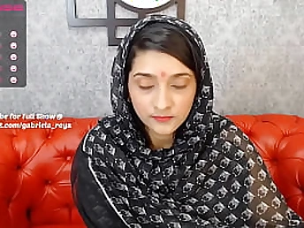 Elastic Backside Indian Awaiting For Great Knob