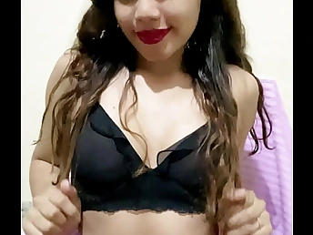 Observe Samary's first-ever time solo have recreation with her pretty poon and edible slit