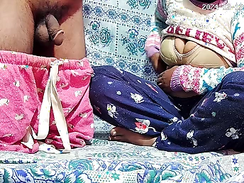 Horny Indian MILF and her son-in-law acquire wild nearby humidity retro sex session (XNXX 29754R)