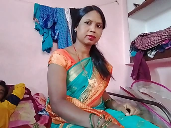 Watch this mature Indian granny win down and destructive with her son's friend far retro bill