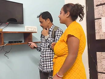 Despatch-case Possessor goes wild in TV Engineer in steamy Indian audio