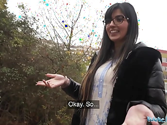 Aaliyah Yasin, a chesty Pakistani stunner, heads gung-ho in public wc with Denis Marti