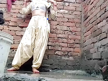 Desi's step sista's viral movie: Indian desi sauteli's torrid hook-up gauze