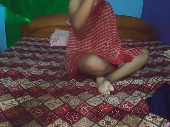 Super-steamy Indian PLUS-SIZE Year Indian Desi Bhabhi Huge Damsel gets ate and gargles on a ample clittie