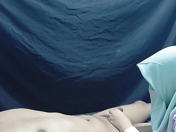 Dwell painless this Indian eighteen-yr-senior bhabhi gets playful with their way manager's sonnie-in-law fro HD